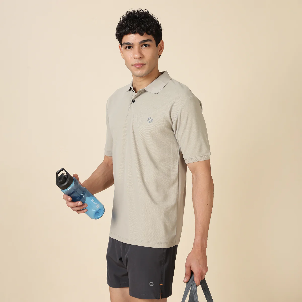 Hyve Training Essential Kit – T-Shirt, Bottle, Socks & Gym Bag Bundle - Image 5