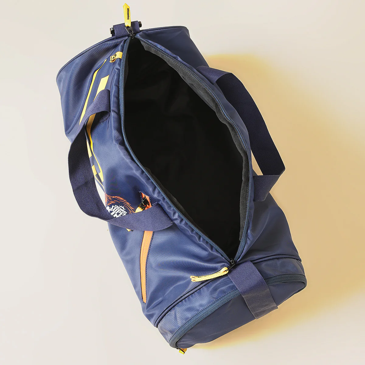 Hyve x CSK Roar Gear Duffle - Image 4